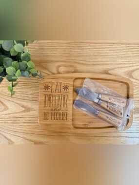 🌿2/$25 • Pampered Chef Eat, Drink & Be Merry Cheese Board Set